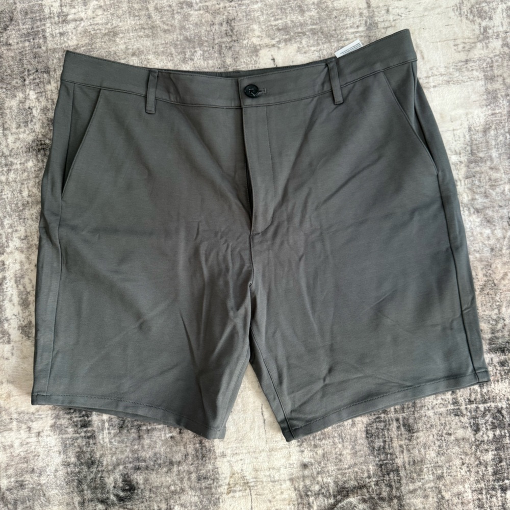 Men's Gray Shorts - New Never Worn